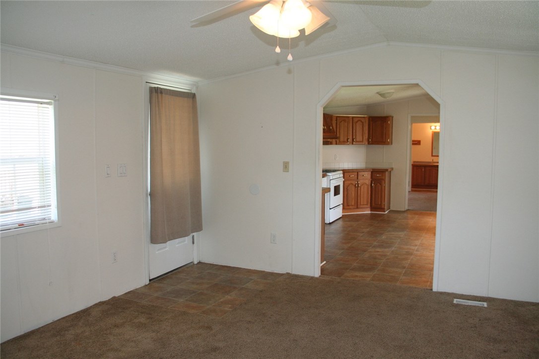 175 Spring Run Manchester, NY 14432 - Photo 3 of 28