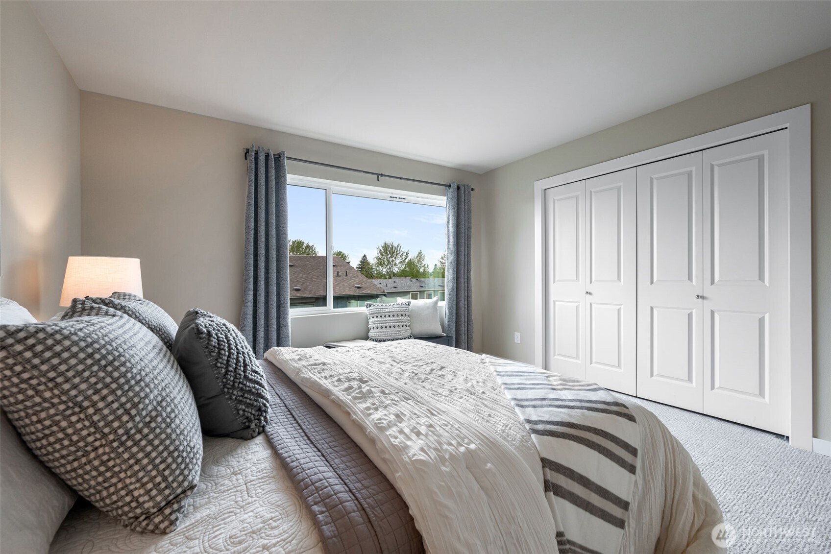 9725 10th Place Southwest Seattle, WA 98106 - Photo 21 of 40