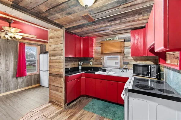 $134,900 | 616 East 3rd Street, Cameron, MO 64429