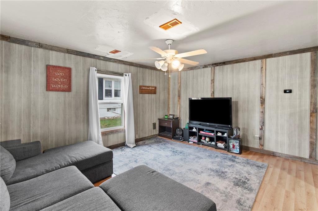 616 East 3rd Street Cameron, MO 64429 - Photo 4 of 25