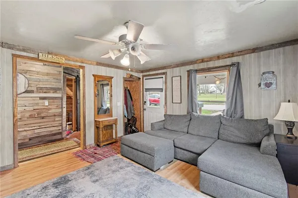 $134,900 | 616 East 3rd Street, Cameron, MO 64429