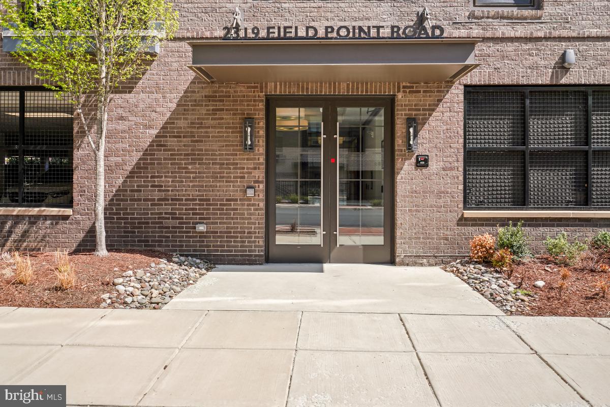 2319 Field Point Road, Unit 107 Herndon, VA 20171 - Photo 27 of 30 a front view of a house