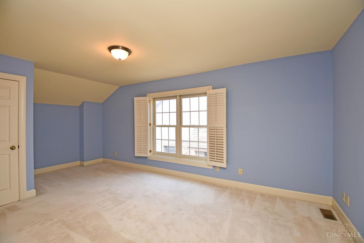 8849 Montgomery Road Cincinnati, OH 45236 - Photo 30 of 43