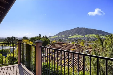 $2,095,000 | 958 Skyline Drive, San Luis Obispo, CA 93405