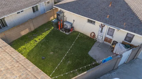 a view of a backyard with plants