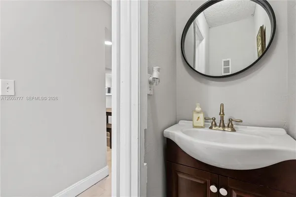 $279,900 | 1705 West 57th Street, Unit 506, Hialeah, FL 33012