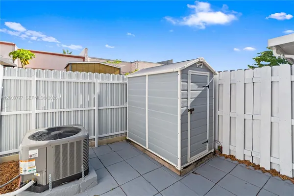 $279,900 | 1705 West 57th Street, Unit 506, Hialeah, FL 33012