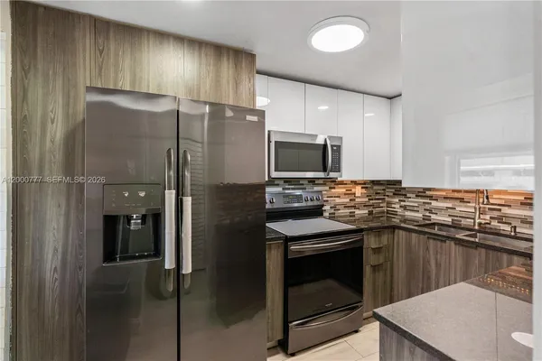 $279,900 | 1705 West 57th Street, Unit 506, Hialeah, FL 33012