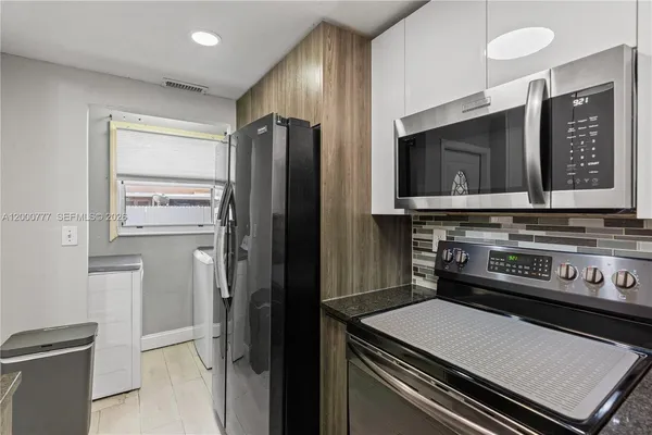 $279,900 | 1705 West 57th Street, Unit 506, Hialeah, FL 33012