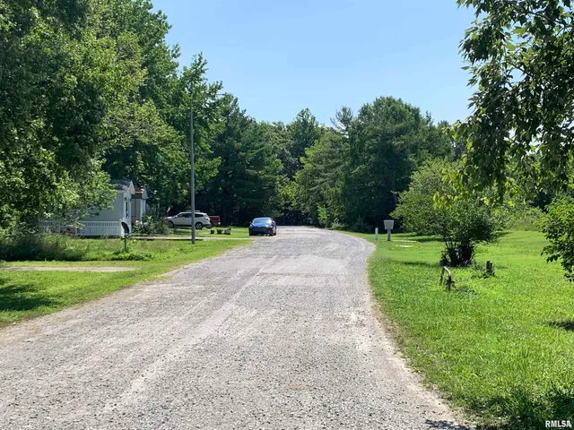 $150,000 | 5281-5287 Country Club Road, Unit 21, Murphysboro, IL 62966