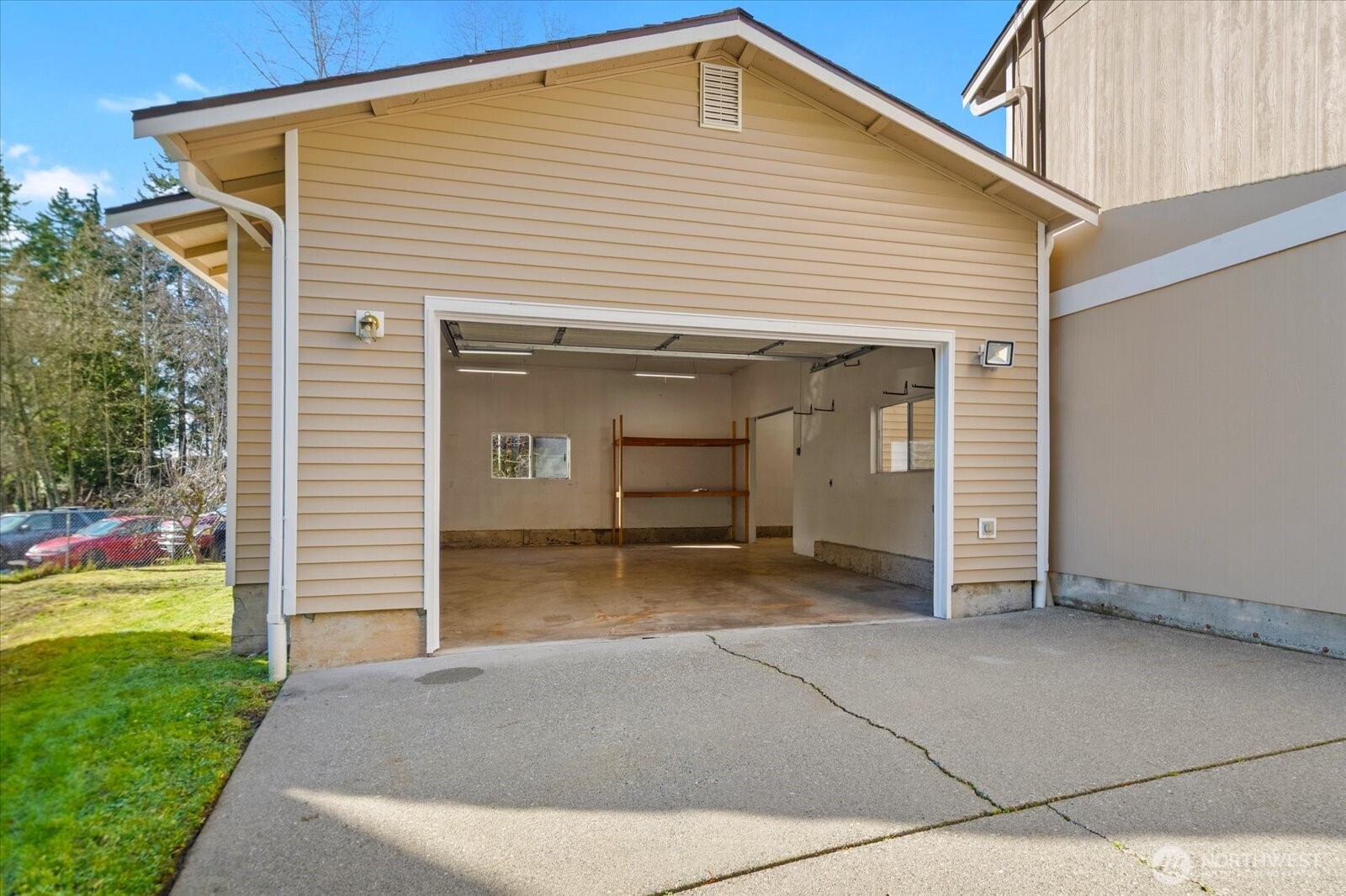 12305 Alexander Road Everett, WA 98204 - Photo 3 of 40