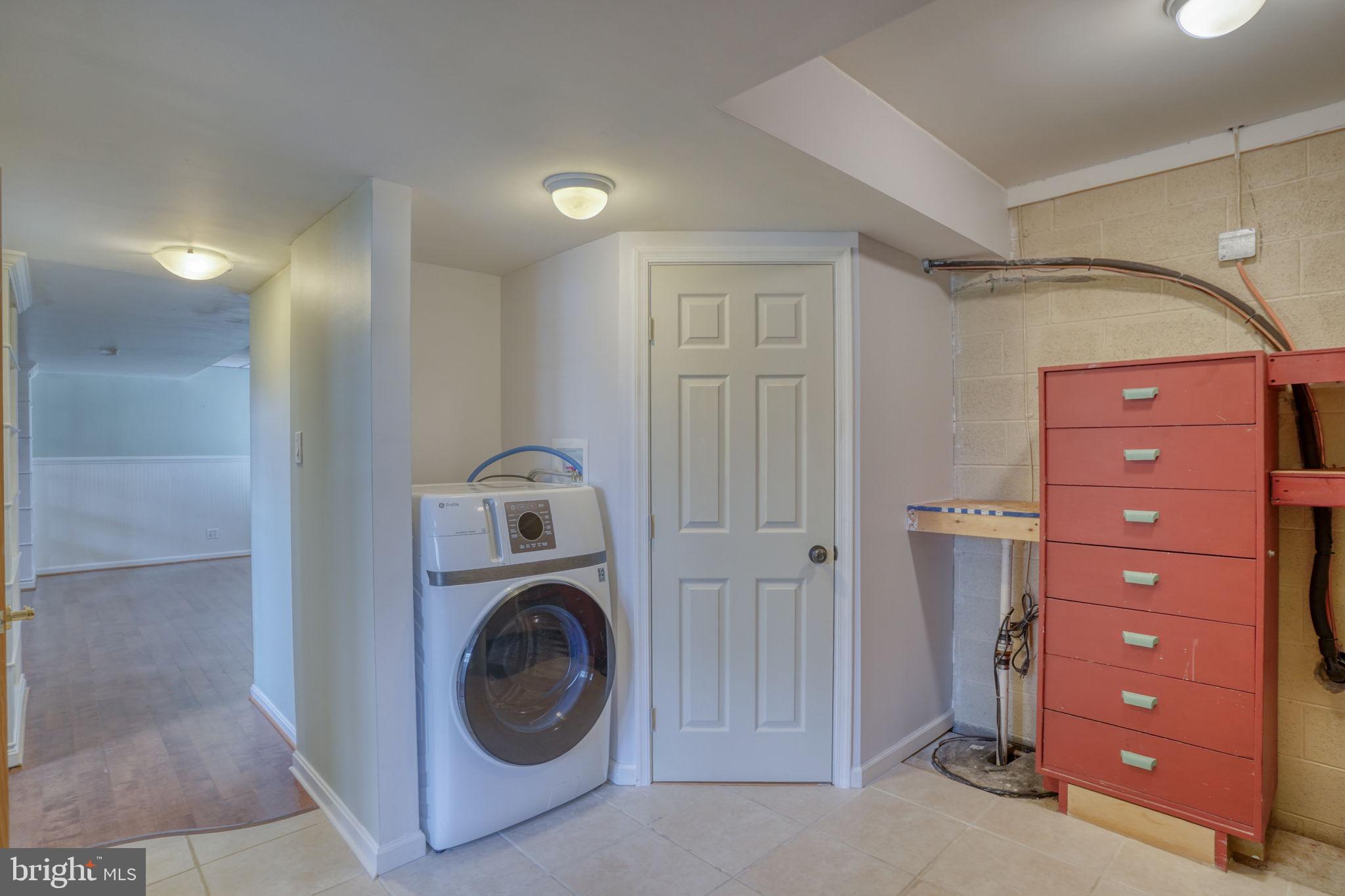 5 Kings Court Elkton, MD 21921 - Photo 35 of 47 a view of a storage & utility room with washer and dryer