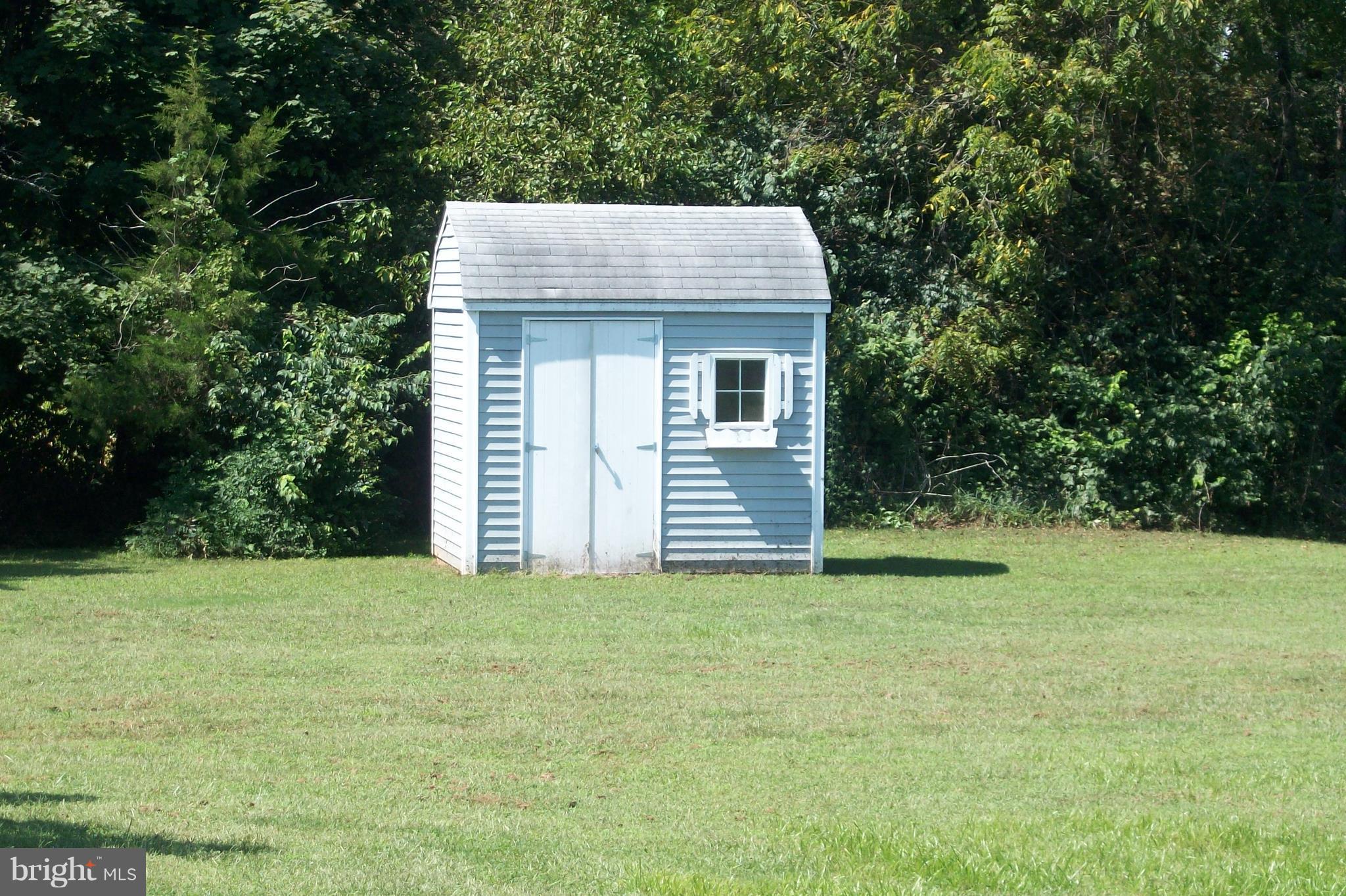225 Mud College Road Littlestown, PA 17340 - Photo 3 of 13 Shed