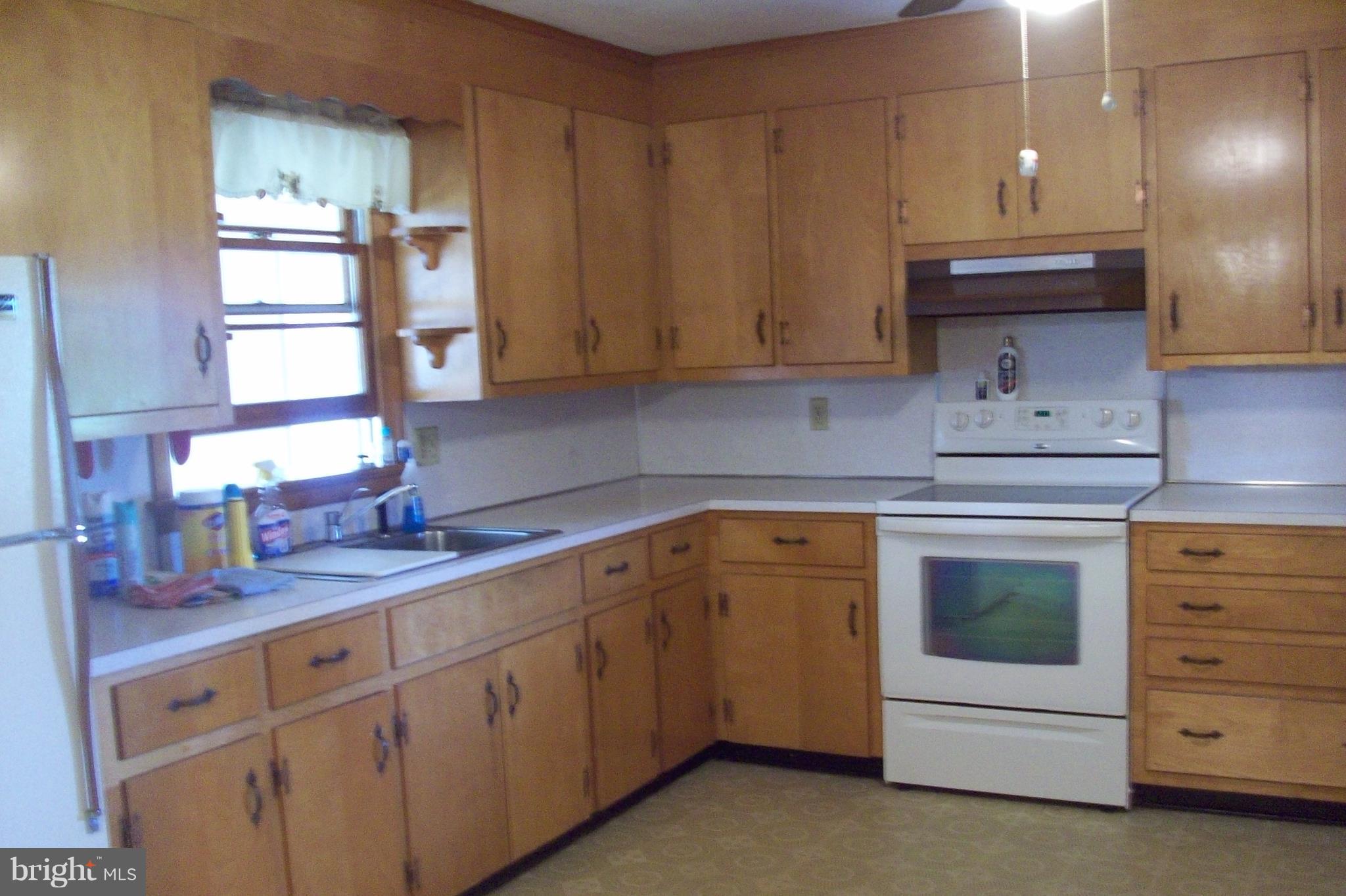 225 Mud College Road Littlestown, PA 17340 - Photo 5 of 13 Kitchen