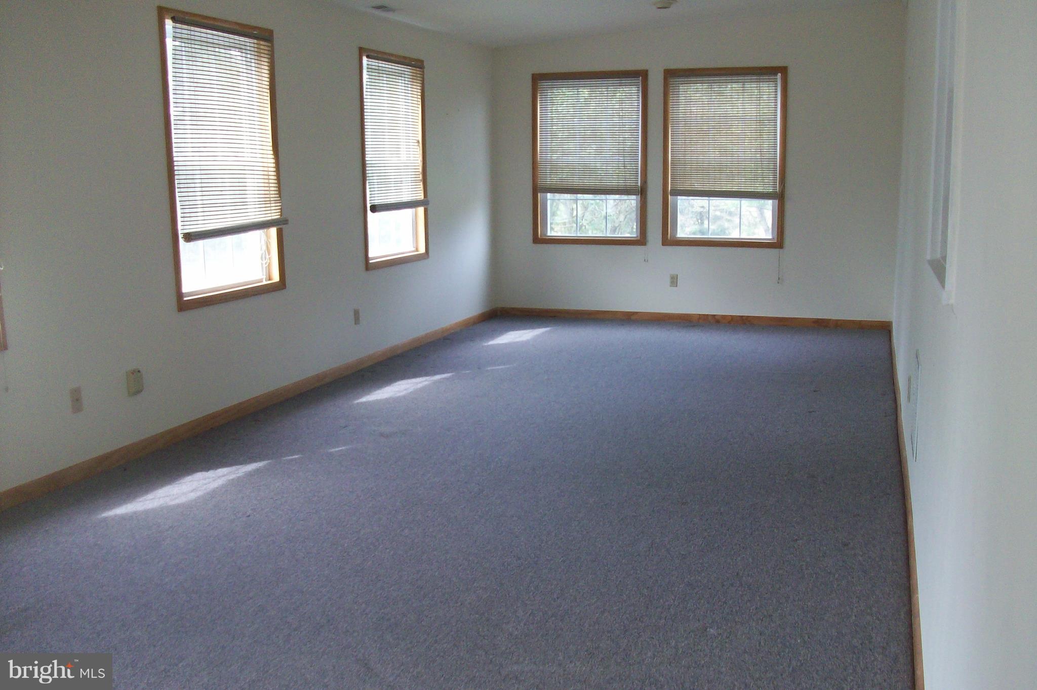 225 Mud College Road Littlestown, PA 17340 - Photo 7 of 13 All Season Room