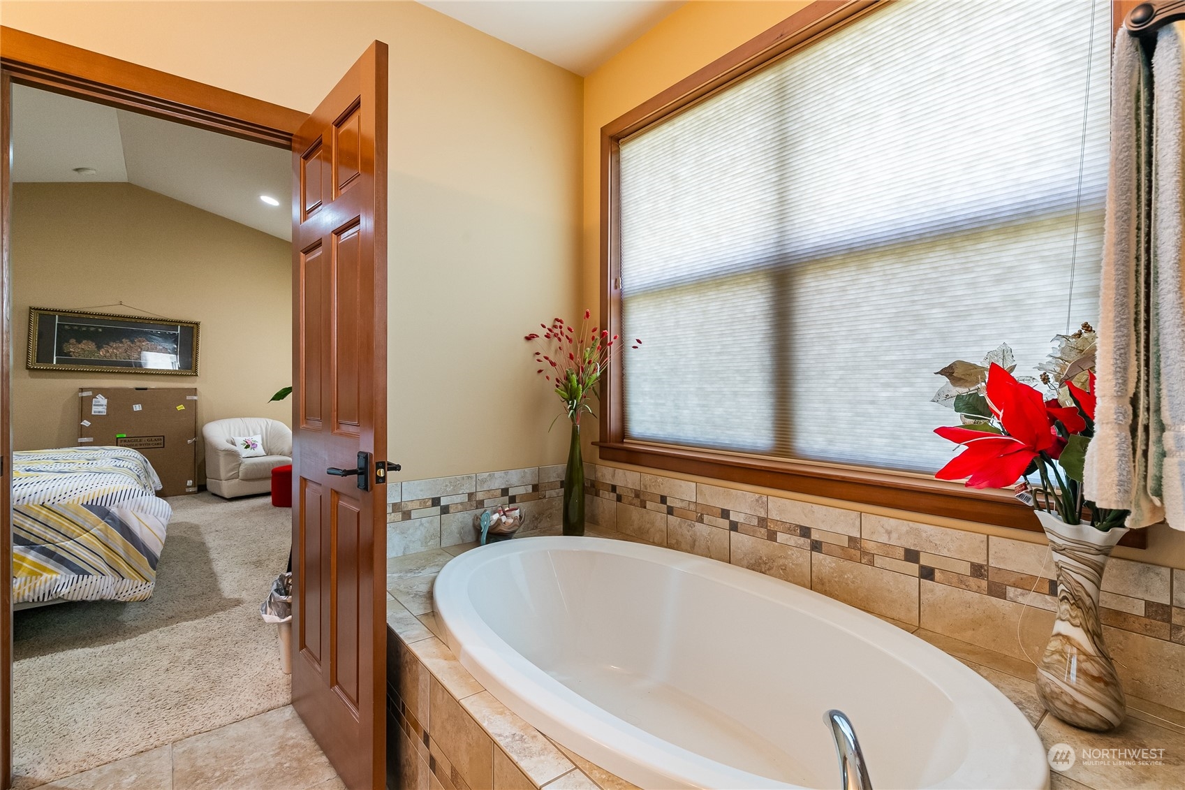 1524 Westview Circle Lynden, WA 98264 - Photo 24 of 30 a bathroom with a tub and a shower