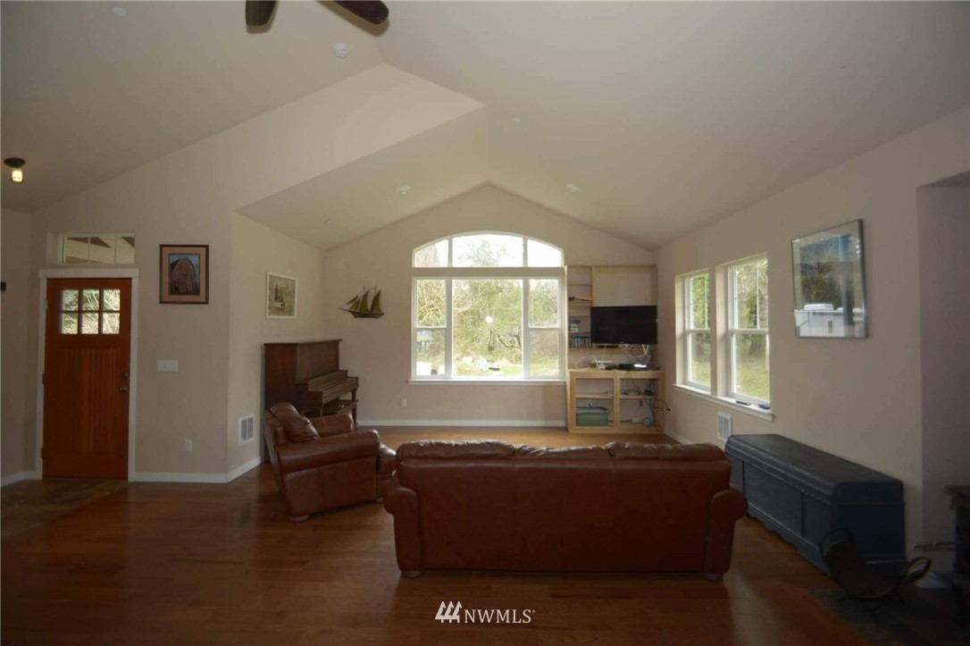 13620 Batten Road Northeast Duvall, WA 98019 - Photo 4 of 9 Gallery Image 4