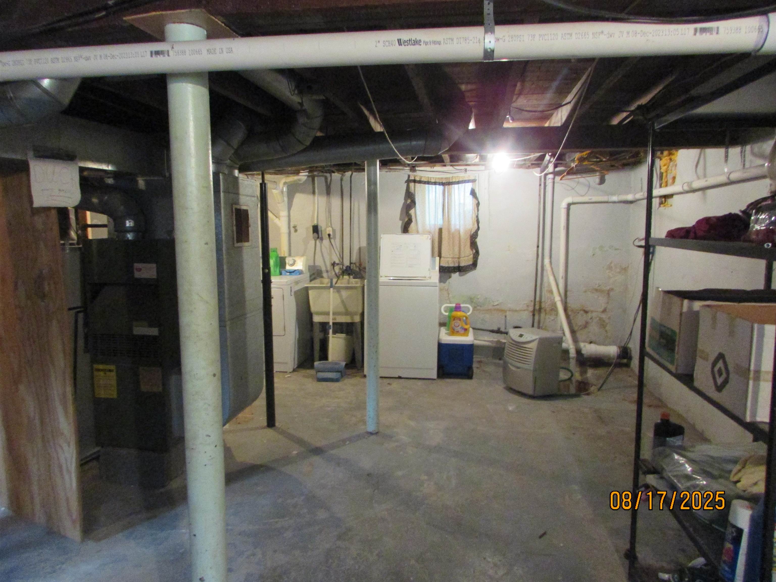 2320 Covert Road Burton, MI 48509 - Photo 19 of 26 50185513-c6b5ecc3-e7ee-491c-a200-0971dc6eeffb.JPG