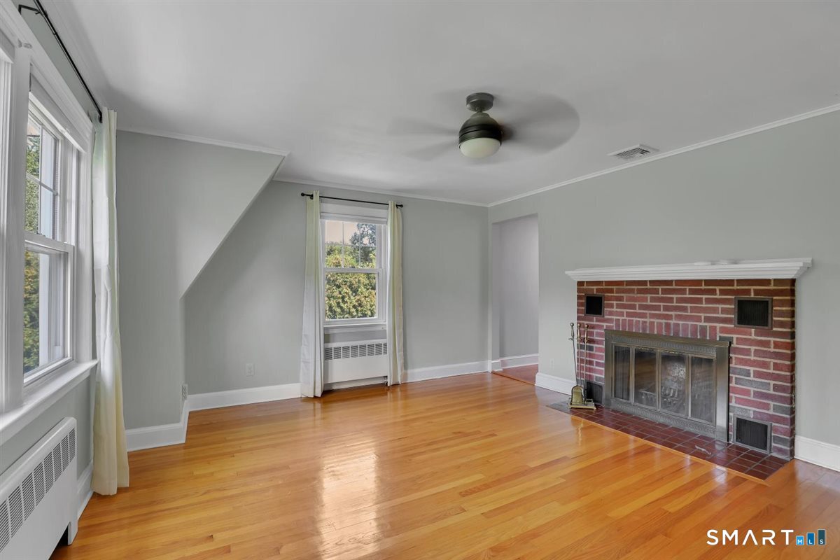 880 North Farms Road Wallingford, CT 06492 - Photo 16 of 34 2nd floor bedroom with fireplace, walk in closet