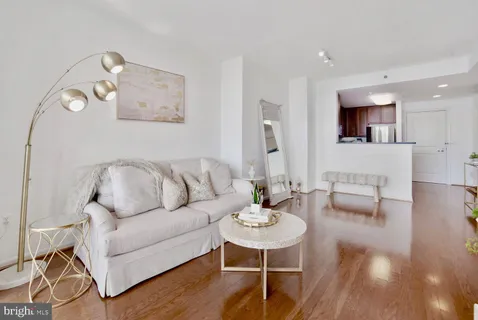 $365,000 | 11700 Old Georgetown Road, Unit 613, North Bethesda, MD 20852