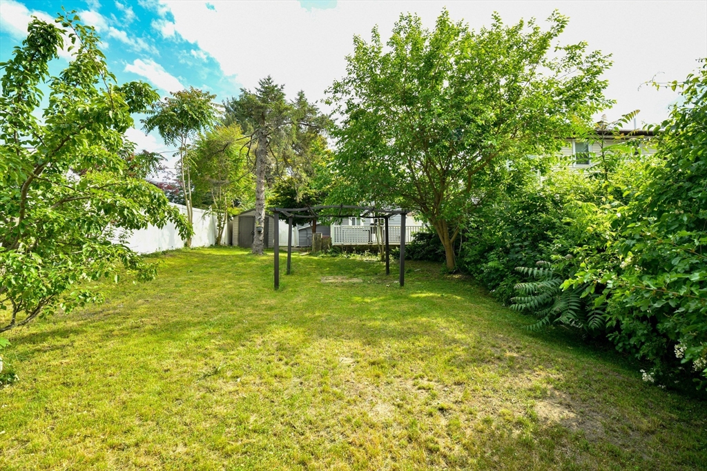 452 Tecumseh Street Fall River, MA 02721 - Photo 25 of 30