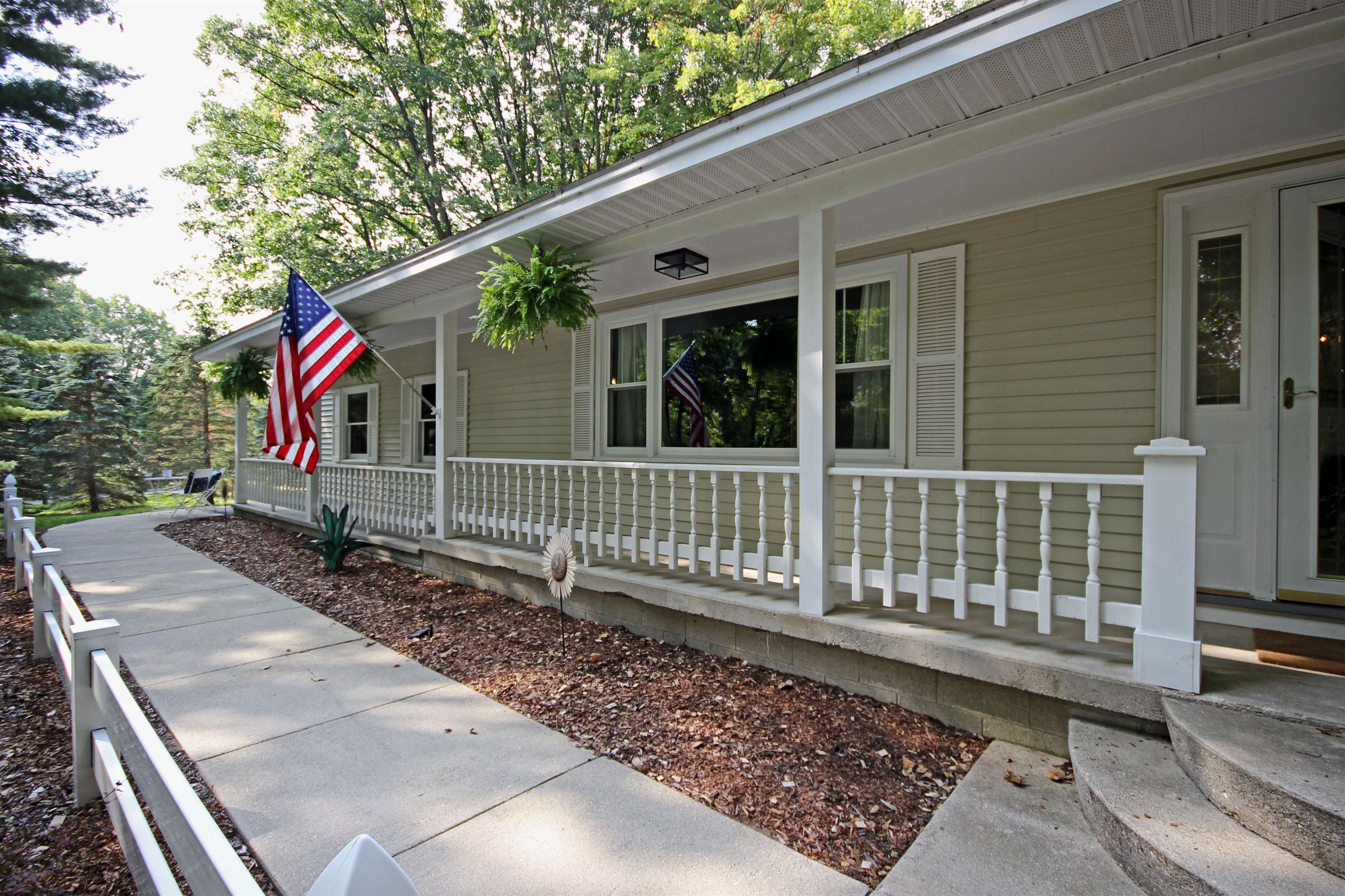 571 Bass Lake Road Traverse City, MI 49685 - Photo 32 of 89 1916256-31.JPG