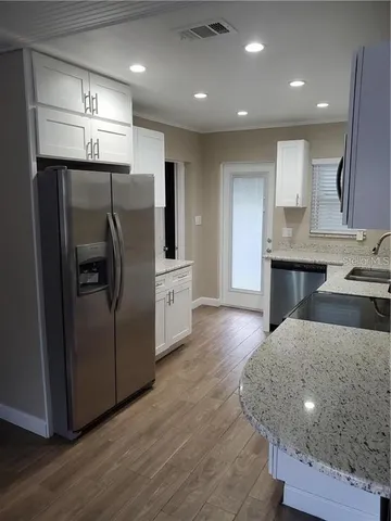 $2,250 | 391 Kentucky Avenue, Crystal Beach, FL 34681