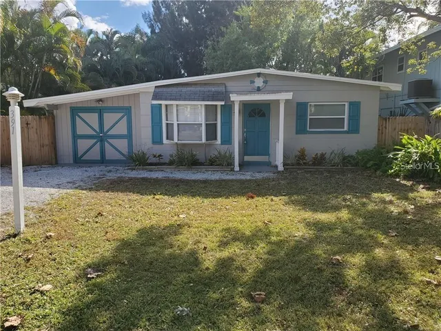 $2,250 | 391 Kentucky Avenue, Crystal Beach, FL 34681