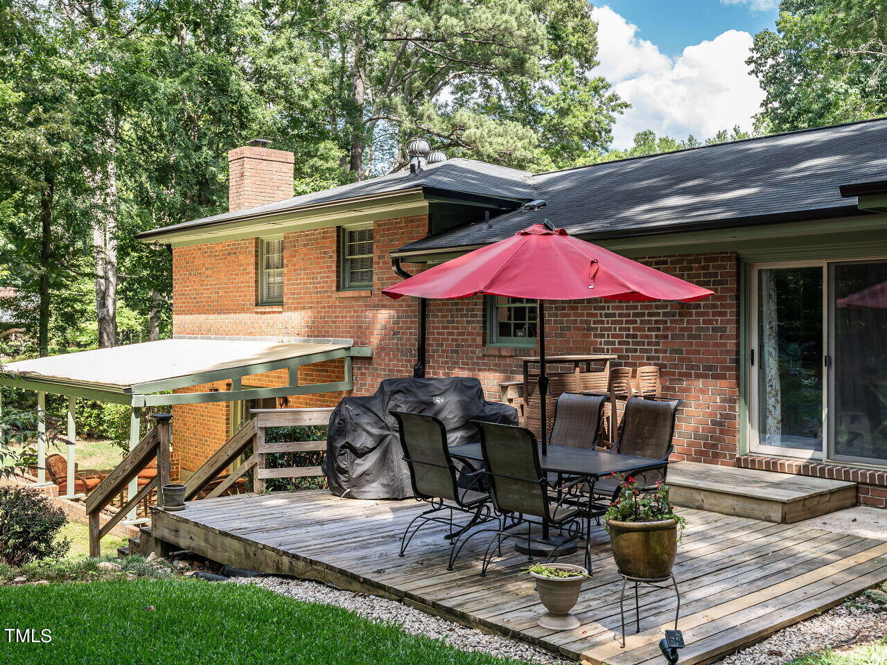 1713 Medfield Road Raleigh, NC 27607 - Photo 14 of 41 040-1280x960-deck