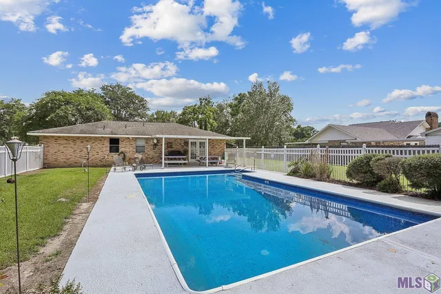 $319,900 | 13509 Joe Gautreaux Road, Gonzales, LA 70737