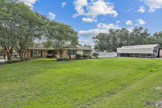 $319,900 | 13509 Joe Gautreaux Road, Gonzales, LA 70737