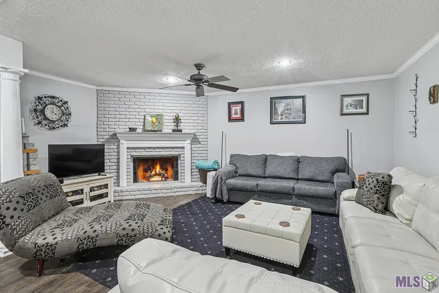 $319,900 | 13509 Joe Gautreaux Road, Gonzales, LA 70737