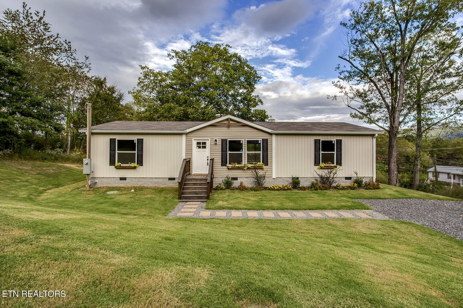 722 Posey Road Etowah, TN 37331 - Photo 1 of 52 01_PoseyRoad_722_Front