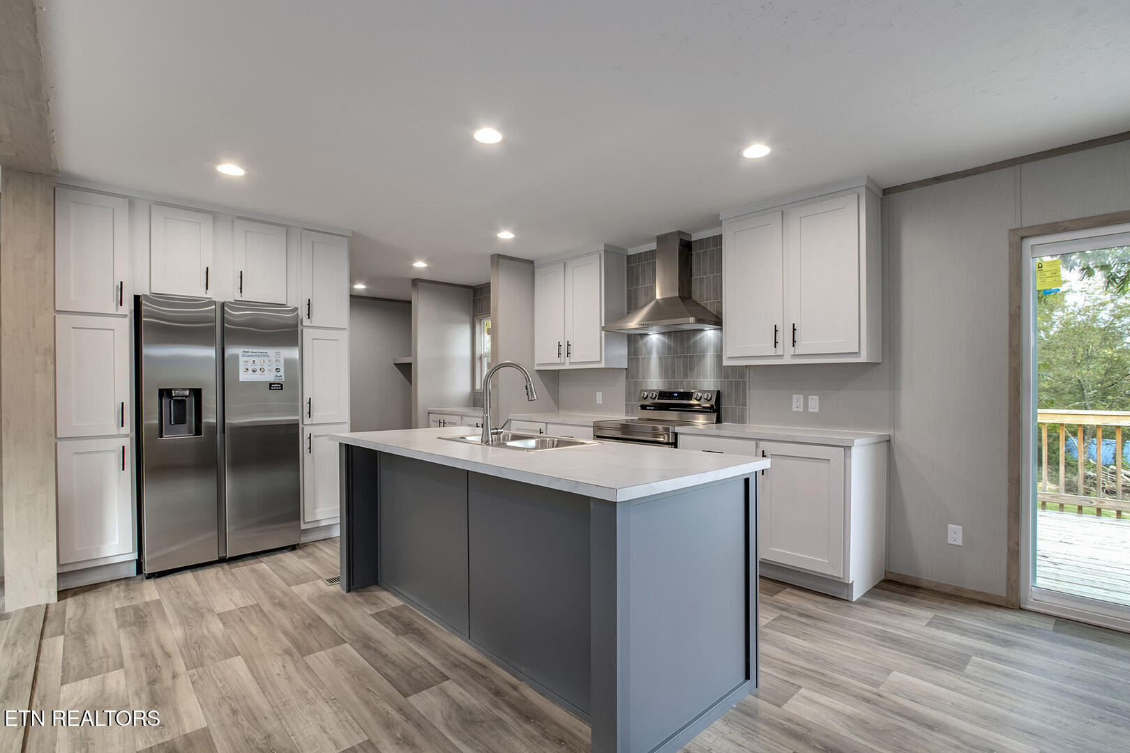 722 Posey Road Etowah, TN 37331 - Photo 24 of 52 13_PoseyRoad_722_BreakfastBar02