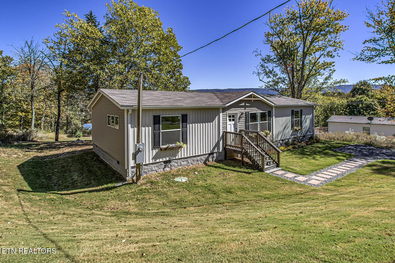 722 Posey Road Etowah, TN 37331 - Photo 3 of 52 03_PoseyRoad_722_FrontLeft