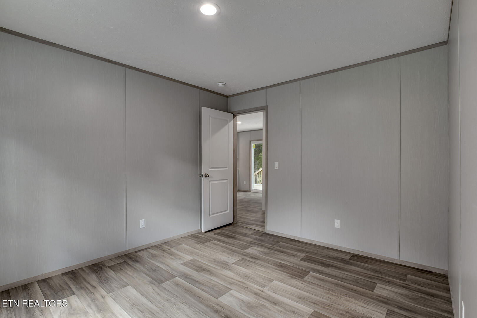 722 Posey Road Etowah, TN 37331 - Photo 46 of 52 36_PoseyRoad_722_Bedroom2_02