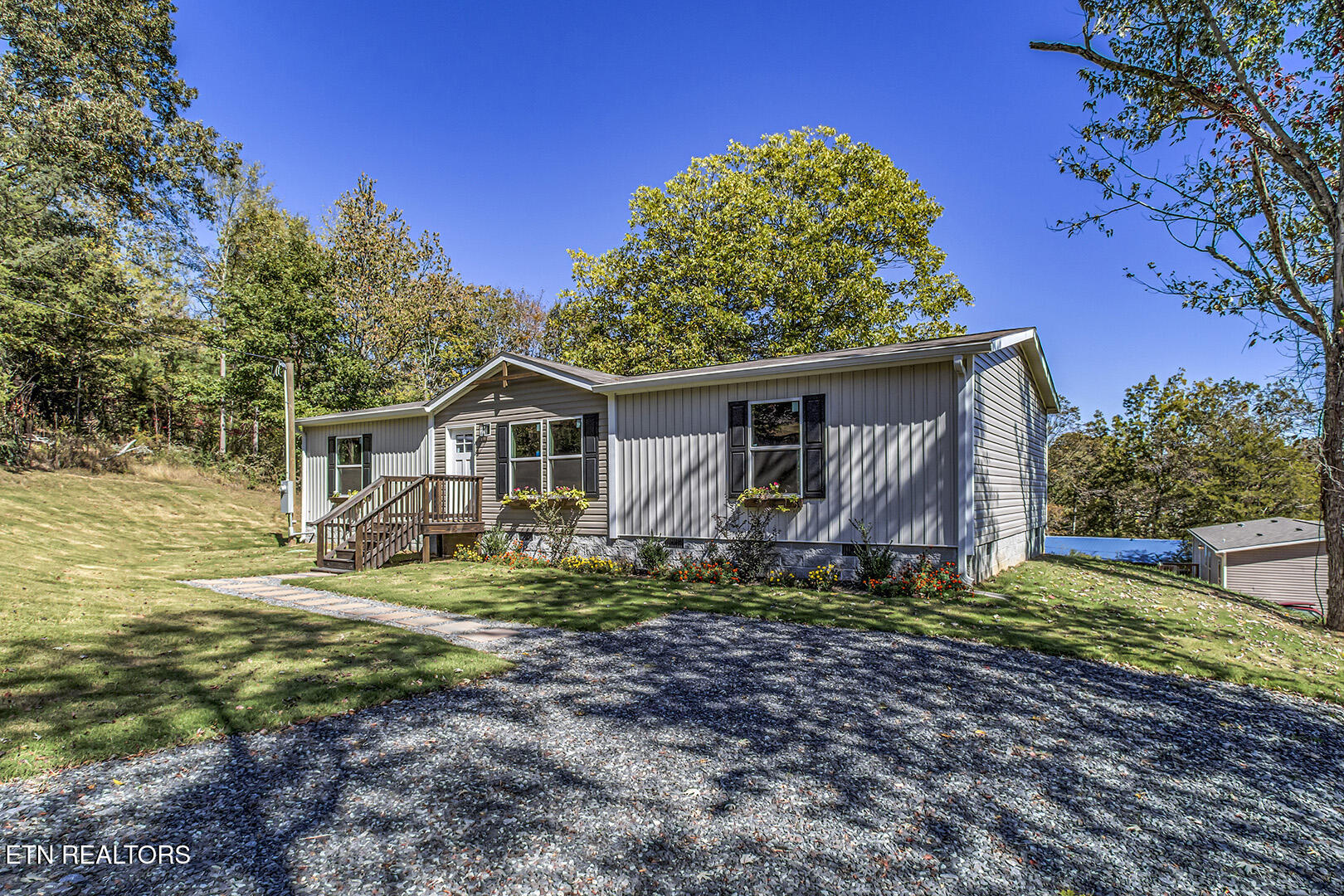 722 Posey Road Etowah, TN 37331 - Photo 5 of 52 05_PoseyRoad_722_FrontRight