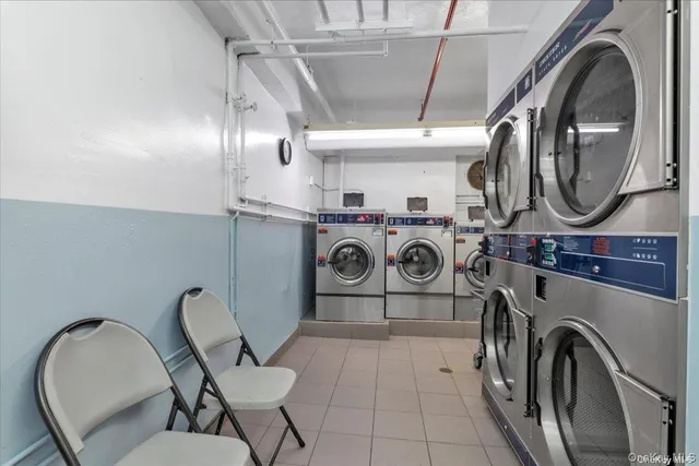 $215,000 | 209-10 41st Avenue, Unit 3R | Bayside