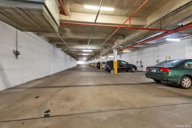 $215,000 | 209-10 41st Avenue, Unit 3R | Bayside