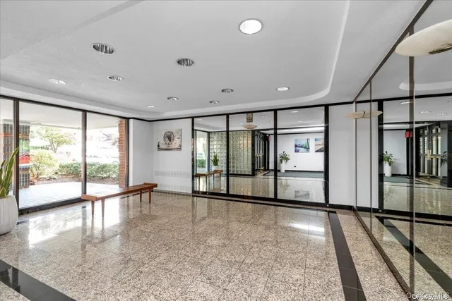 $215,000 | 209-10 41st Avenue, Unit 3R | Bayside