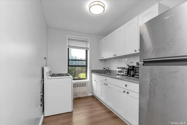 $215,000 | 209-10 41st Avenue, Unit 3R | Bayside