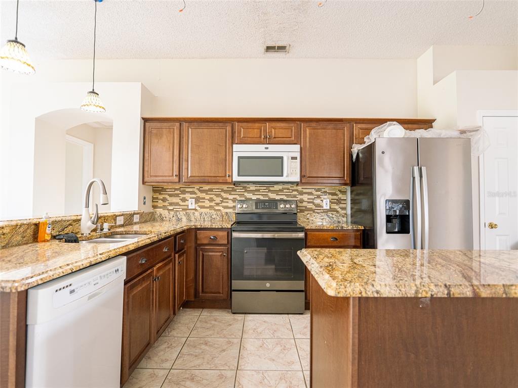 6569 Long Breeze Road Orlando, FL 32810 - Photo 4 of 53 Gallery Image 4