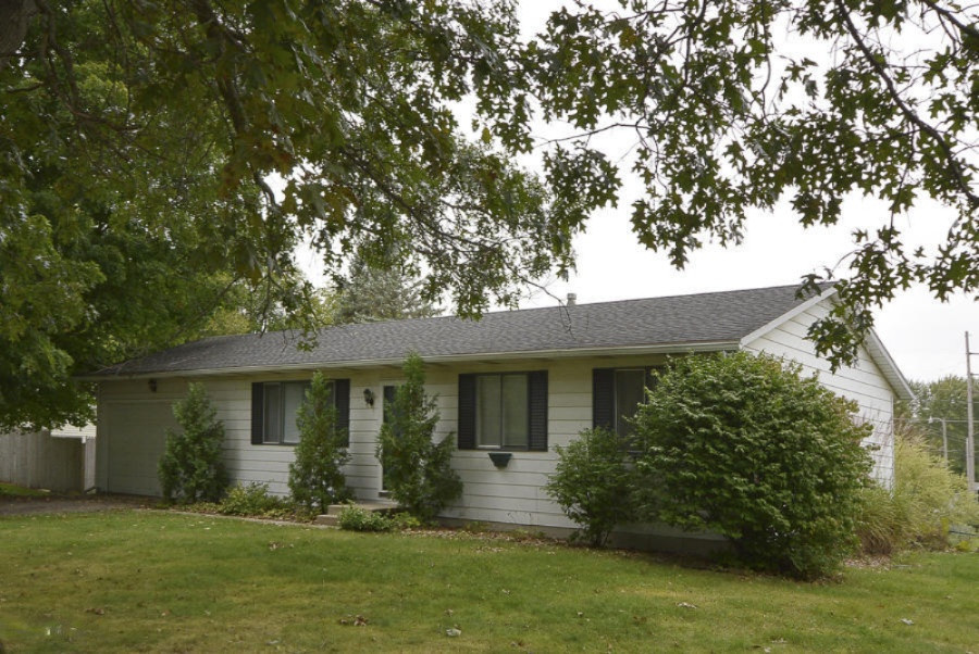 926 Clausen Avenue Three Rivers, MI 49093 - Photo 1 of 13 9926Clauson_01 (2)