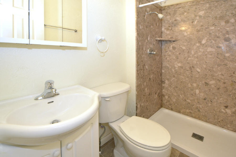926 Clausen Avenue Three Rivers, MI 49093 - Photo 6 of 13 9926Clauson_11 (2)