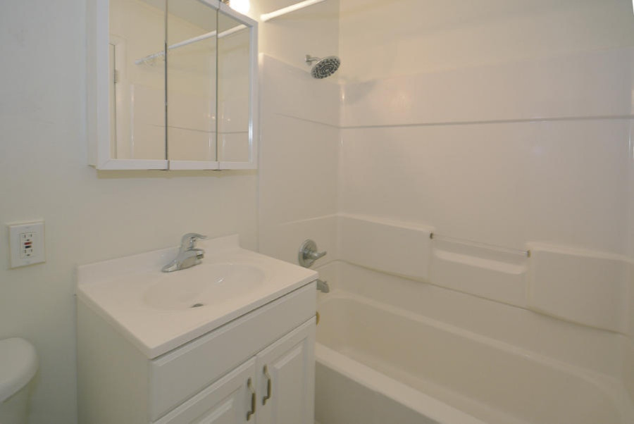 926 Clausen Avenue Three Rivers, MI 49093 - Photo 8 of 13 9926Clauson_14 (2)