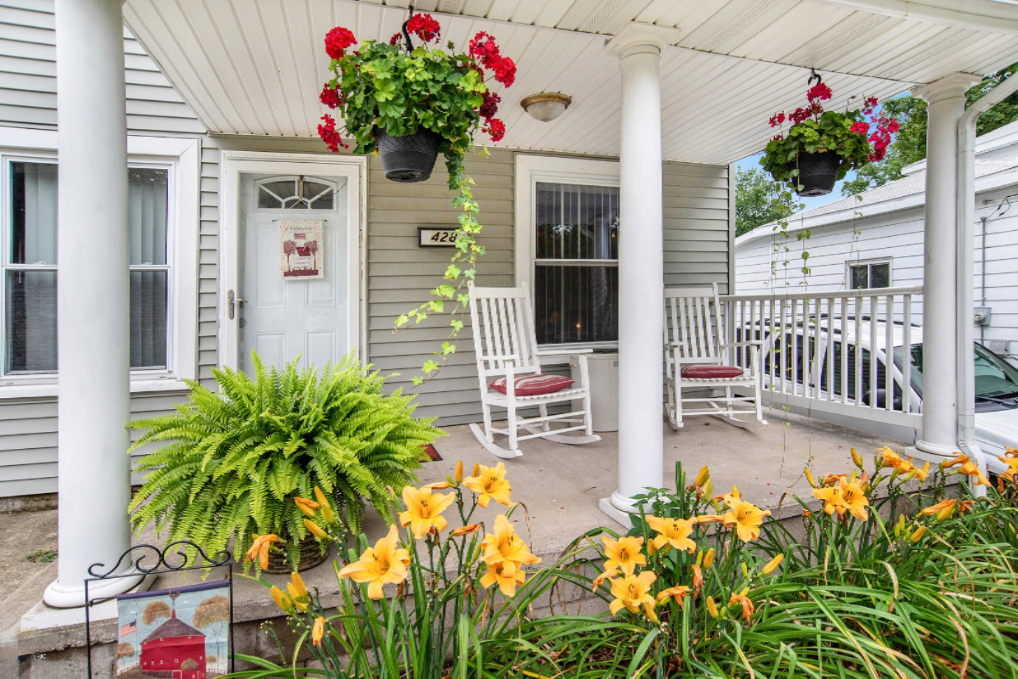 428 Rice Street Ionia, MI 48846 - Photo 2 of 30 DSC_4930