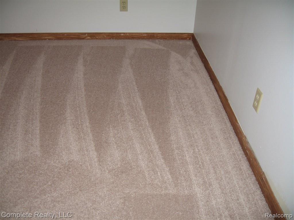 6305 Coldwater Road Flushing, MI 48433 - Photo 6 of 16 New carpet July 2013.JPG