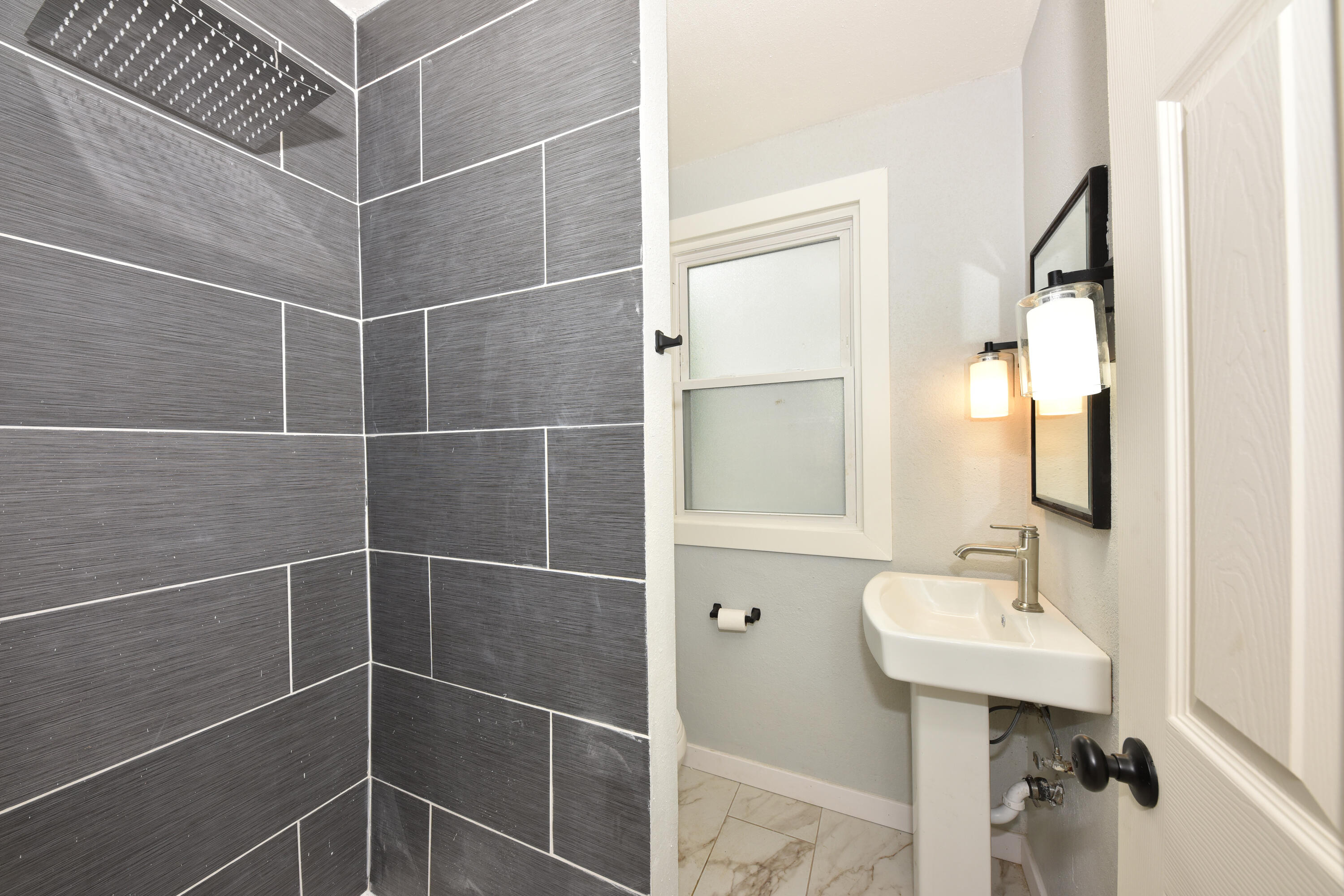 2129 North 47th Street Milwaukee, WI 53208 - Photo 7 of 23 EUP_5773