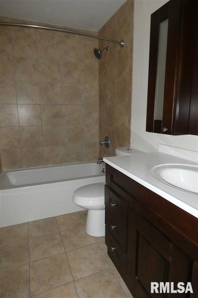 6303 North Hamilton Road Peoria, IL 61614 - Photo 12 of 21 Gallery Image 12