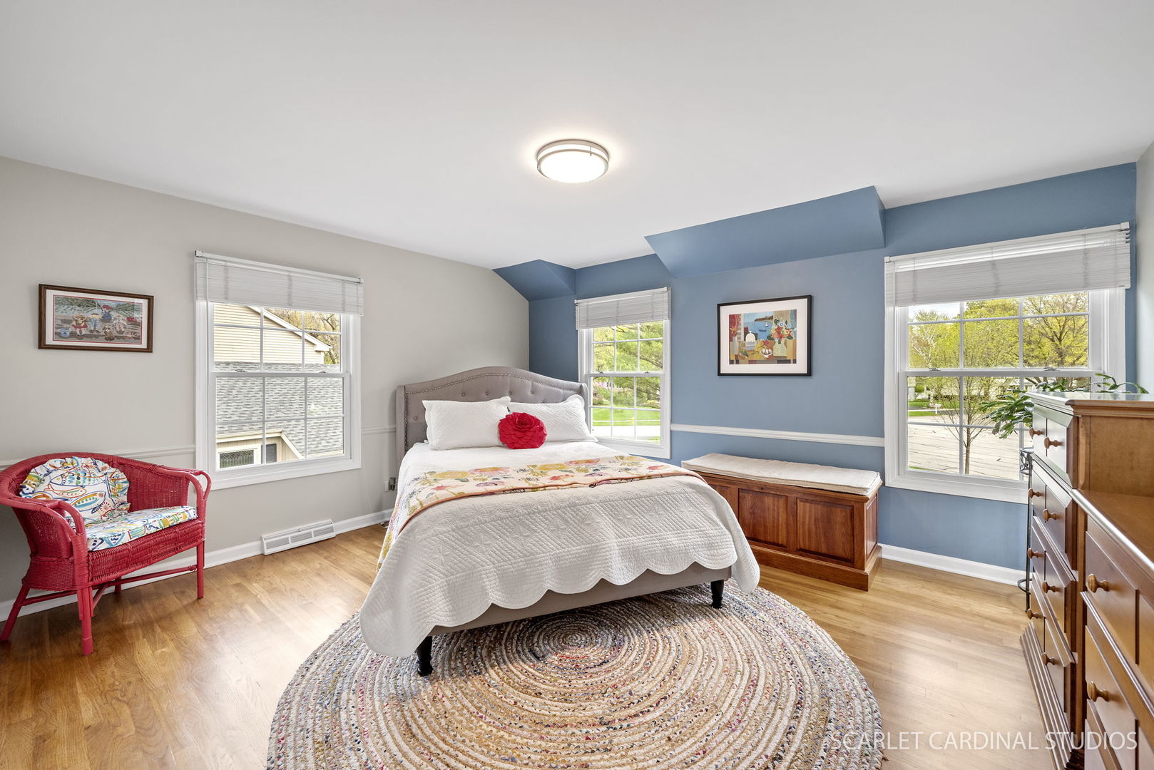 188 Hamilton Lane Wheaton, IL 60189 - Photo 19 of 34 a bedroom with a bed and a couch